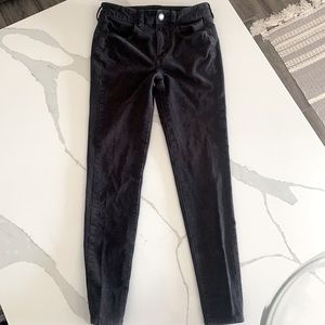 American Eagle black corduroy pants. Size 2. Great condition!